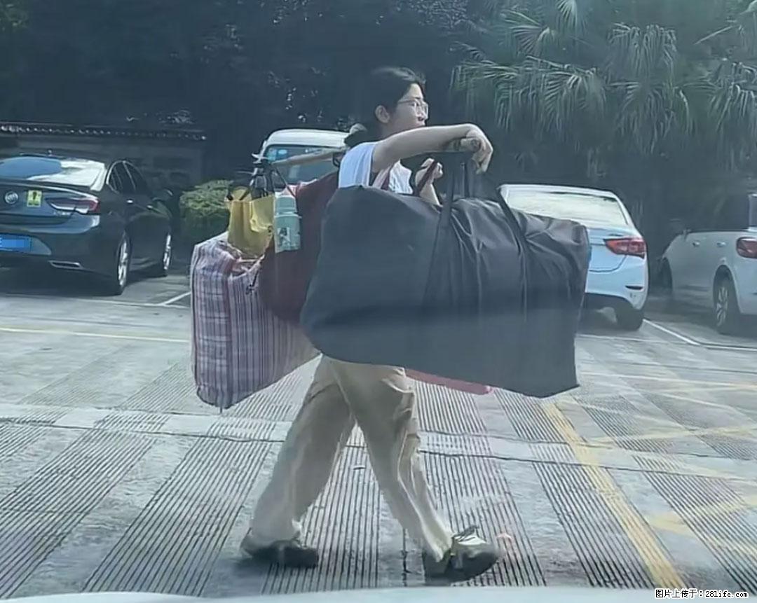 全网追的“扁担女孩”,找了一份暑假工,时薪12元 - 日照生活资讯 - 日照28生活网 rizhao.28life.com